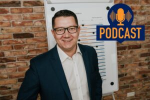 Manager z głową piotr śliwiński